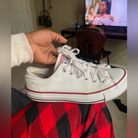 Low Top Converse - Picture 1 of 4